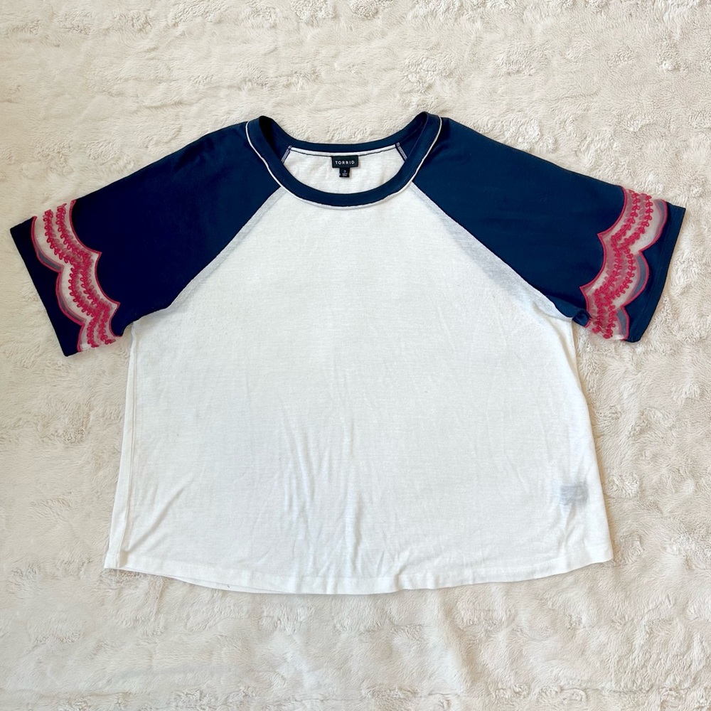 Torrid Top Raglan Slub Tee Embroidred White Navy Red Size 3 (3X) Plus Size Shirt